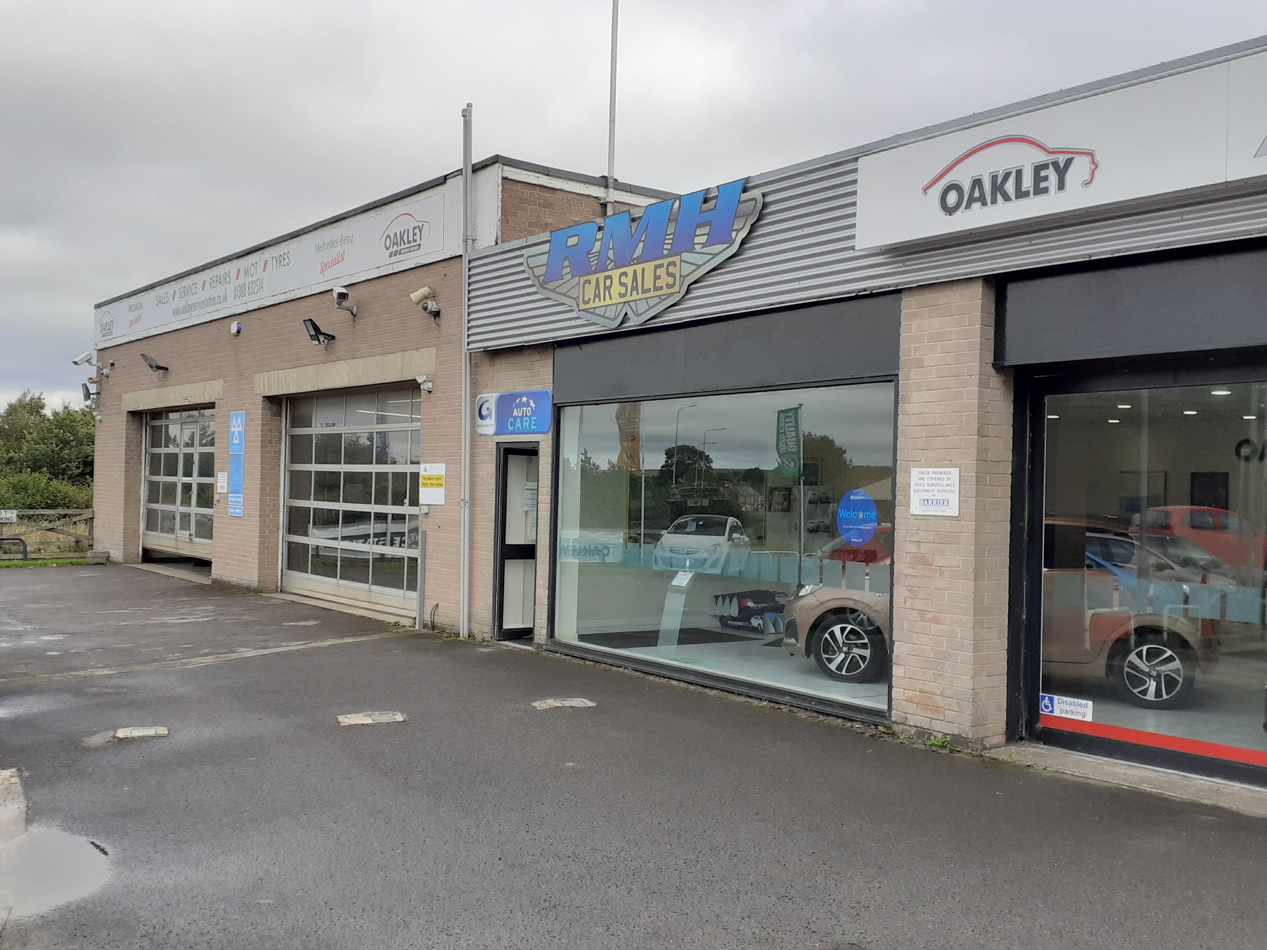 Oakley Service Station
